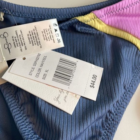 ☀️☀️☀️ Jessica Simpson Chop and Change Crossback Trianglet Top High Cut Leg - Picture 8 of 9